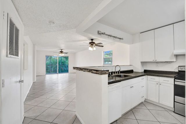 2 of 58 - 1100 Nw 87th Avenue #208, Coral Springs, FL