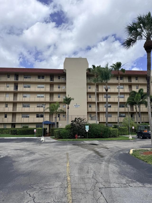 3836 Via Poinciana #306, Lake Worth