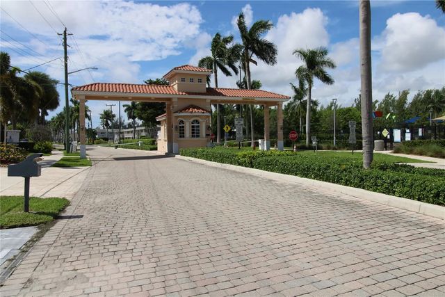 600 Layne Boulevard #119, Hallandale Beach