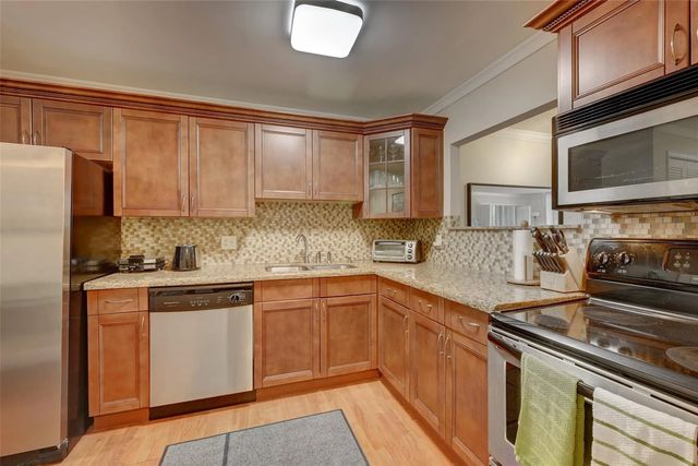 823 Cypress Boulevard #201, Pompano Beach