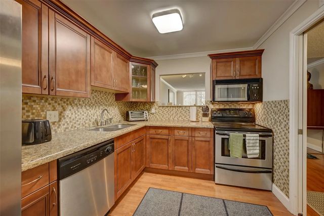 2 of 19 - 823 Cypress Boulevard #201, Pompano Beach, FL