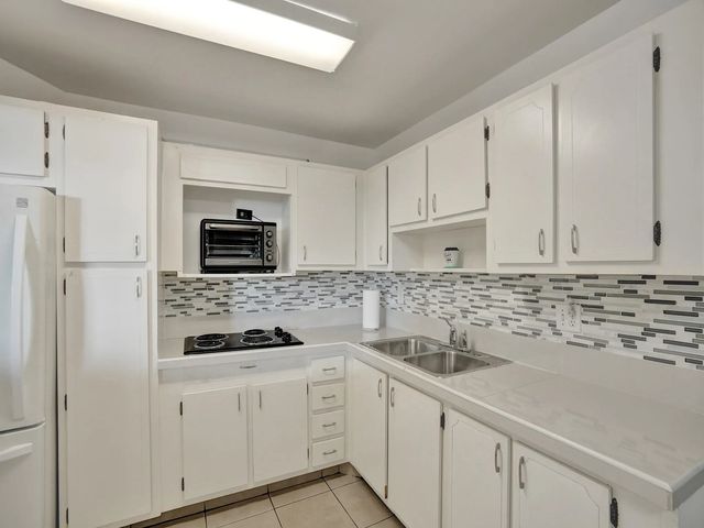 2 of 26 - 1811 Jefferson Street #404, Hollywood, FL