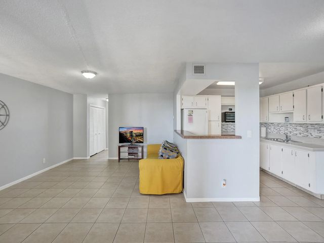 3 of 26 - 1811 Jefferson Street #404, Hollywood, FL