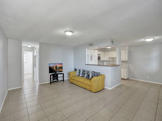 5 of 26 - 1811 Jefferson Street #404, Hollywood, FL