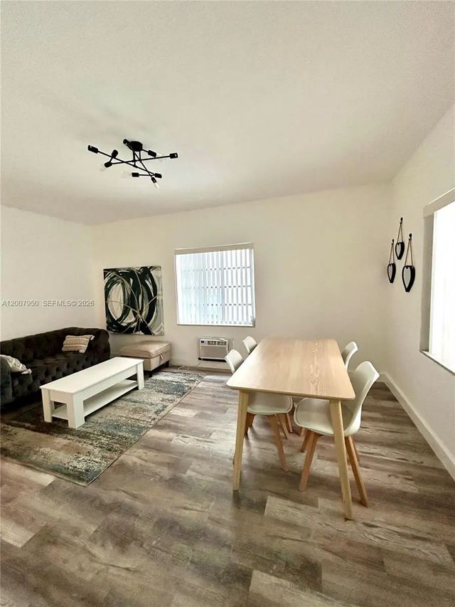 2 of 8 - 215 30th Street #17, Miami Beach, FL