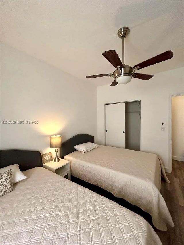 4 of 8 - 215 30th Street #17, Miami Beach, FL