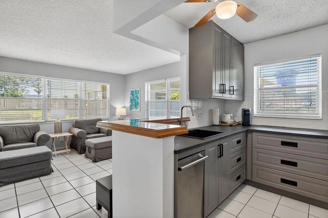 492 W Tilford  W, Deerfield Beach