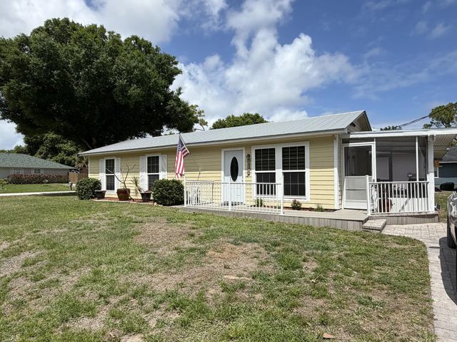2326 Sw 15th St Street Sw, Vero Beach