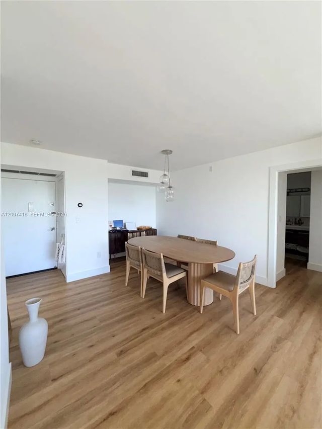 4 of 37 - 3701 N Country Club Drive #607, Aventura, FL