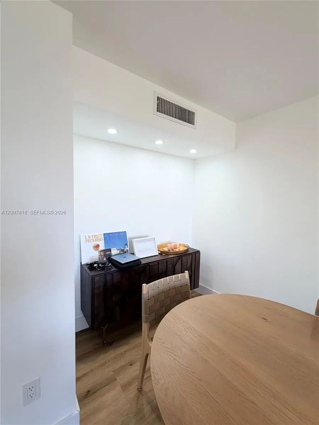 5 of 37 - 3701 N Country Club Drive #607, Aventura, FL