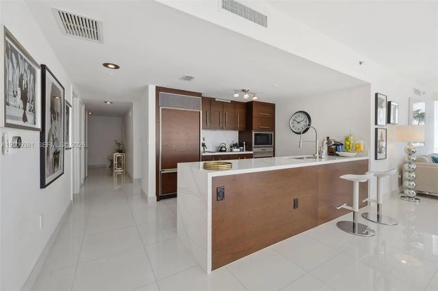 4 of 78 - 465 Brickell Avenue #701, Miami, FL