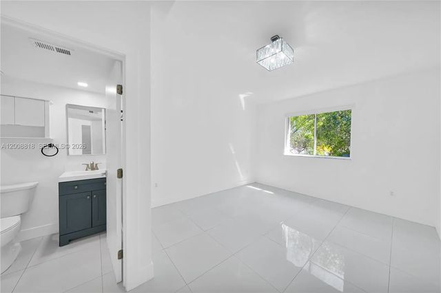 3 of 18 - 13170 Sw 66 Terrace #1810b, Miami, FL