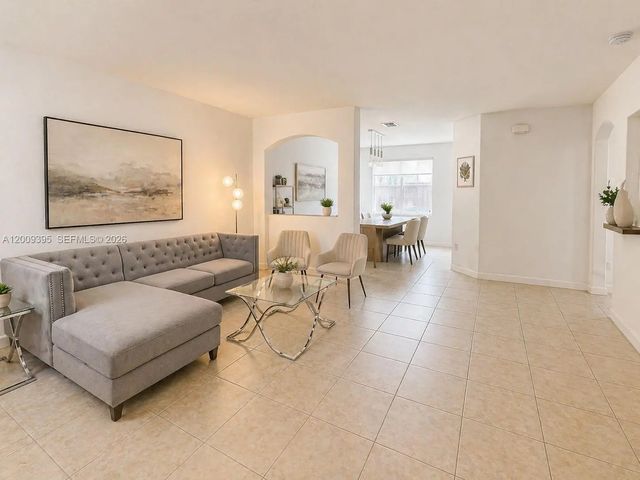 4 of 16 - 11028 Nw 87th Lane, Doral, FL