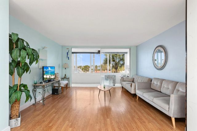 3 of 21 - 401 N Riverside Drive #406, Pompano Beach, FL