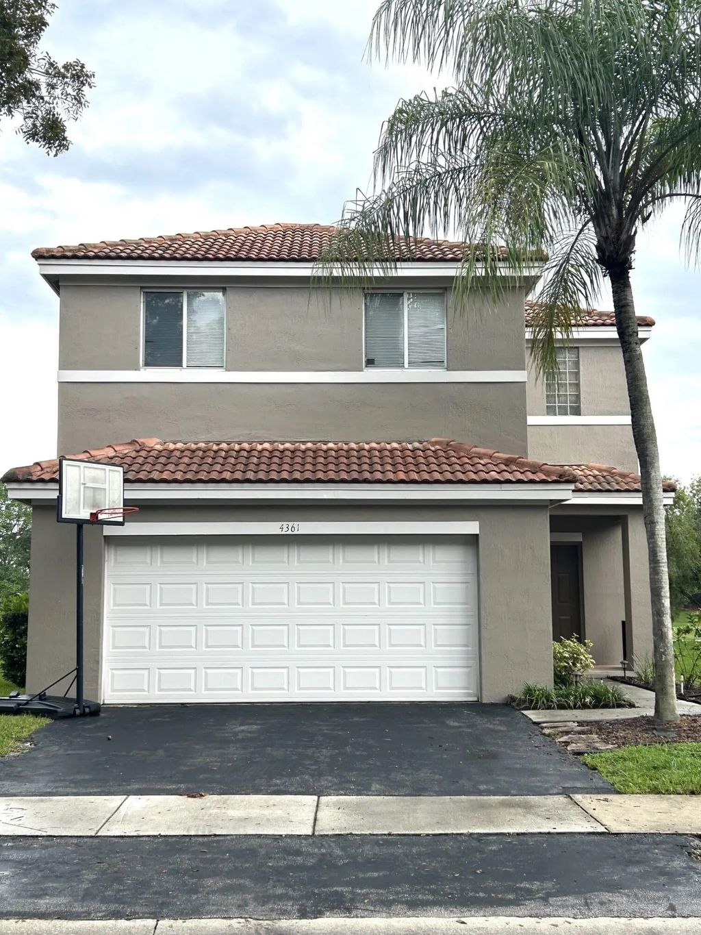 4361 Dogwood Circle, Weston