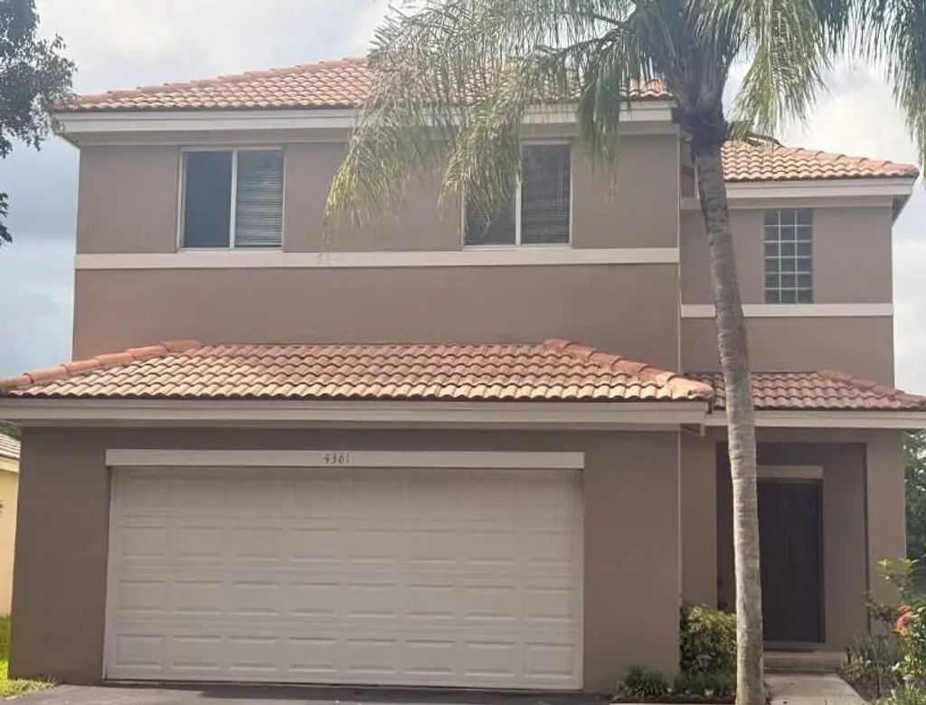4361 Dogwood Circle, Weston