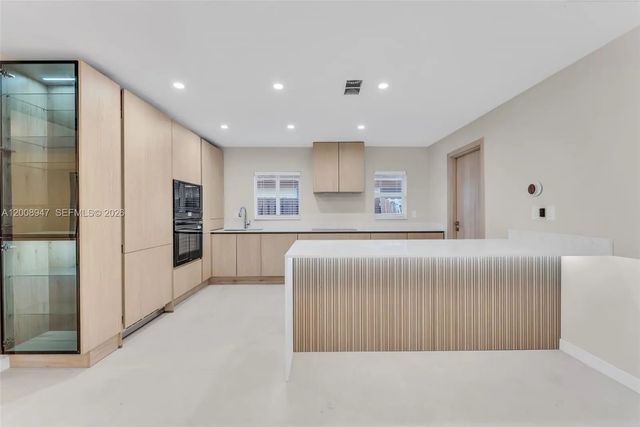 4 of 75 - 5419 Ne 22nd Avenue, Fort Lauderdale, FL