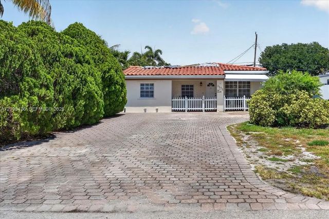 2 of 26 - 1171 Ne 182nd Street, North Miami Beach, FL