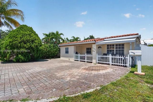 4 of 26 - 1171 Ne 182nd Street, North Miami Beach, FL