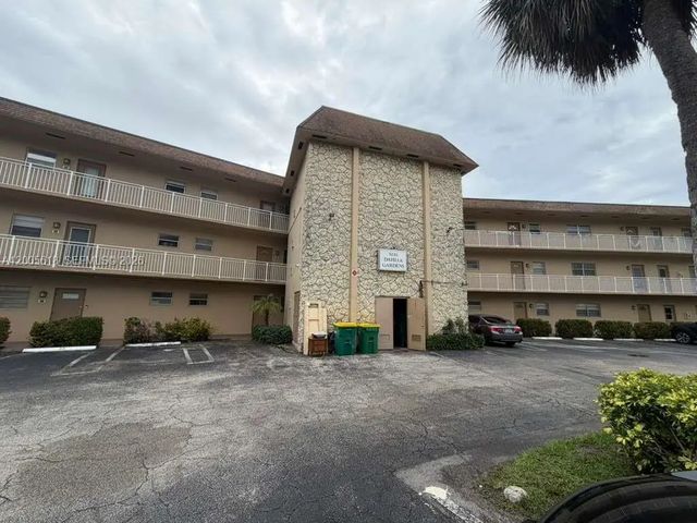 5041 W Oakland Park Boulevard #110, Lauderdale Lakes