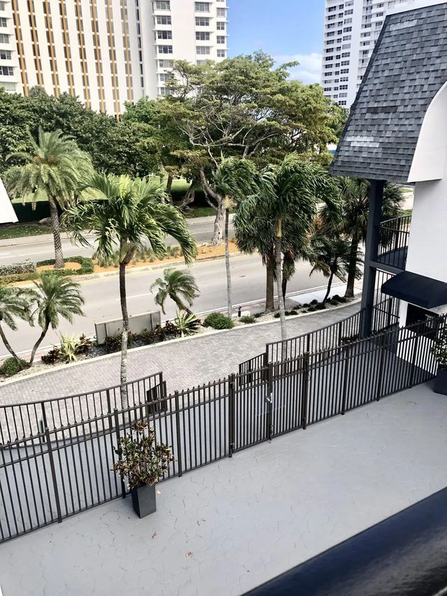 4 of 55 - 4013 N Ocean Drive N #109, Lauderdale-By-The-Sea, FL