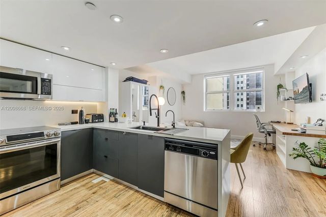 3 of 29 - 111 E Flagler Street #708, Miami, FL