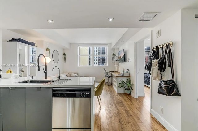 4 of 29 - 111 E Flagler Street #708, Miami, FL