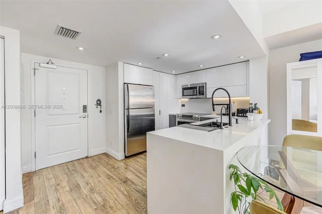 5 of 29 - 111 E Flagler Street #708, Miami, FL