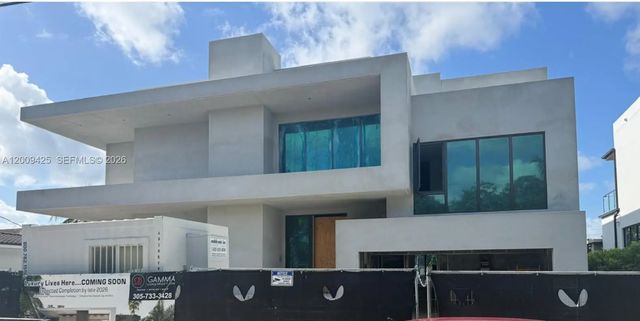 3 of 20 - 2060 S Hibiscus Drive, North Miami, FL