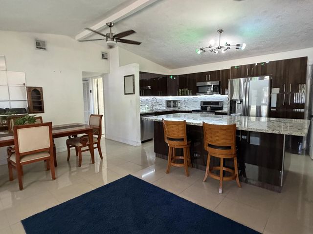 4 of 28 - 1117 Sw 22nd Avenue, Fort Lauderdale, FL