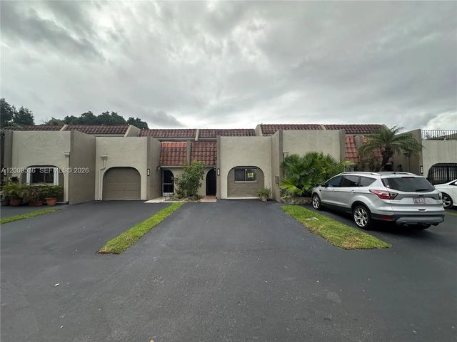 295 Jacaranda Drive #20, Plantation