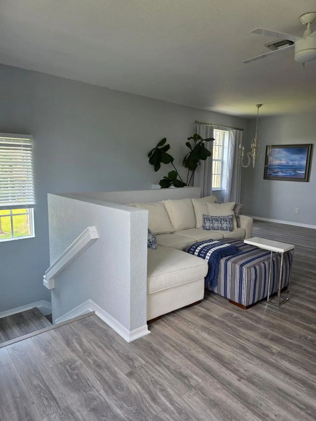 3 of 40 - 1560 Se Hampshire Way #204, Stuart, FL