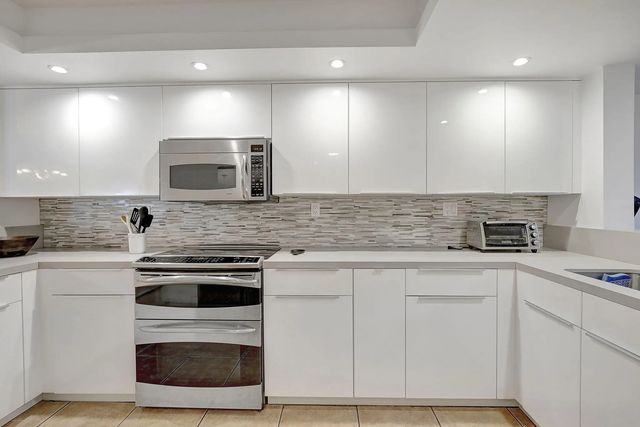 141 Sw 96th Terrace #302, Plantation