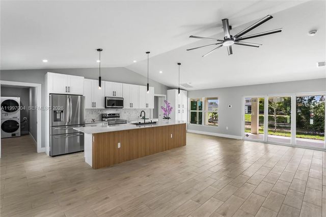 2210 Nw 2nd Avenue, 