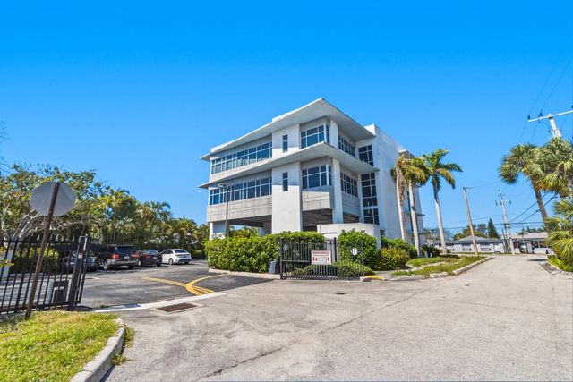 3 of 44 - 3330 N Federal Highway, Boynton Beach, FL