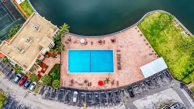 3 of 53 - 2000 Atlantic Shores Boulevard #apt 410, Hallandale Beach, FL