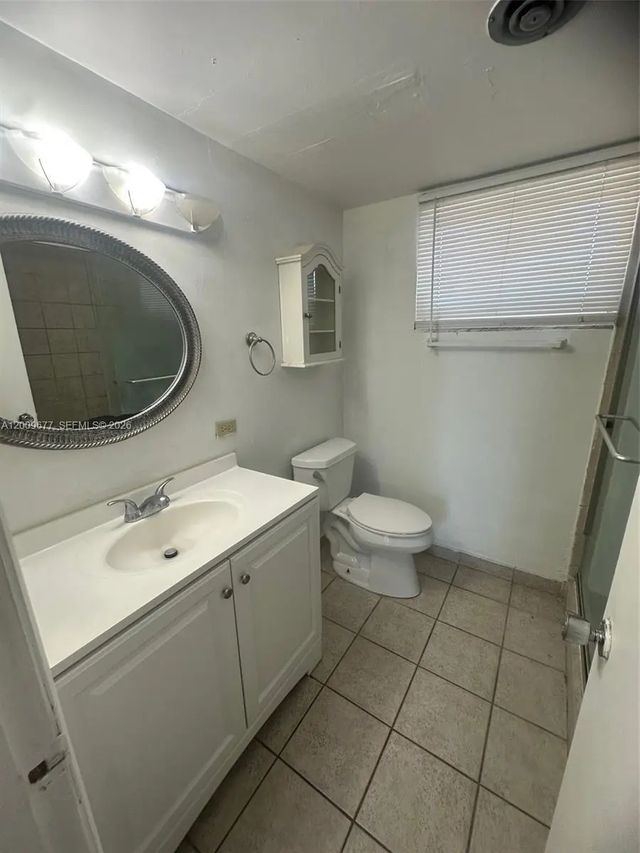 4 of 15 - 1530 Ne 191st Street #205, Miami, FL