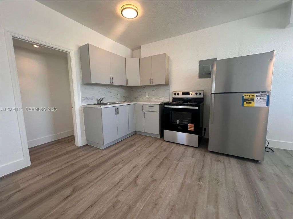 50 Nw 79th Street #6, Miami