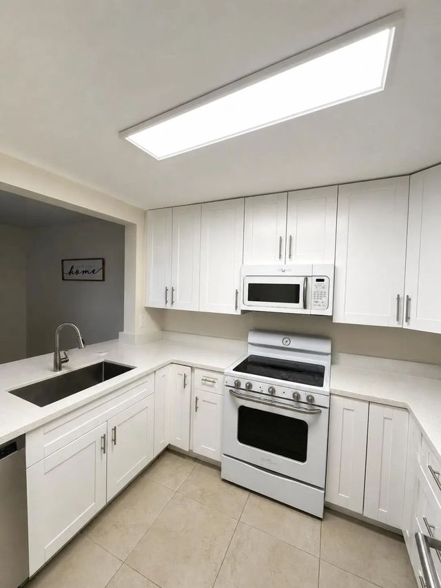 7173 Orange Drive #118b, Davie