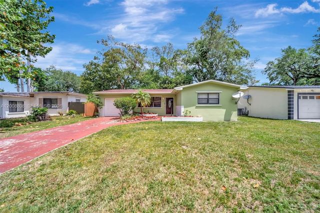 565 Ne 160th Street, Miami