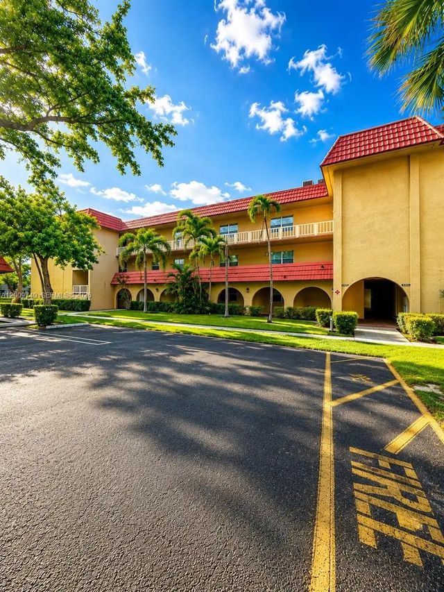 10762 La Placida Drive #7-308, Coral Springs