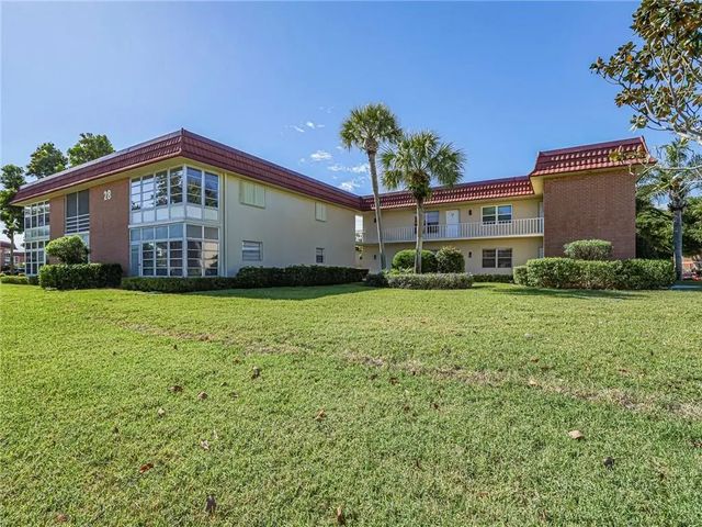 2 of 36 - 28 Pine Arbor Lane #101, Vero Beach, FL