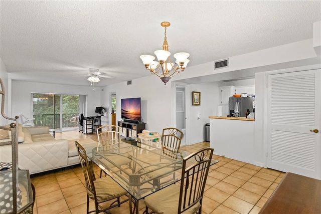 5 of 44 - 8990 S Hollybrook Boulevard #unit 305, Pembroke Pines, FL