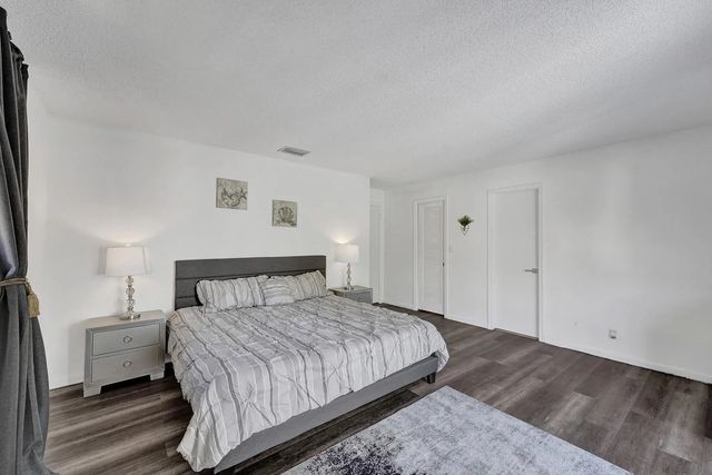 4 of 31 - 1115 Ne 1st Court #b, Hallandale Beach, FL