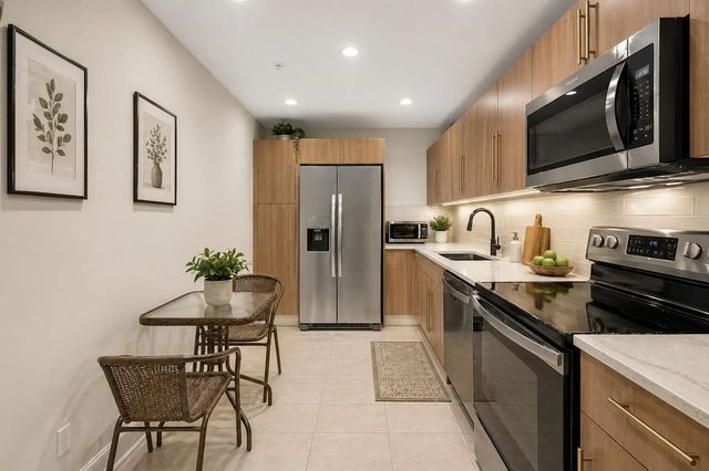 4 of 85 - 3000 S Ocean Drive #714, Hollywood, FL