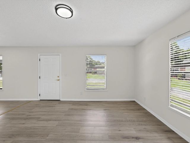 5 of 30 - 1373 32nd Avenue Sw, Vero Beach, FL