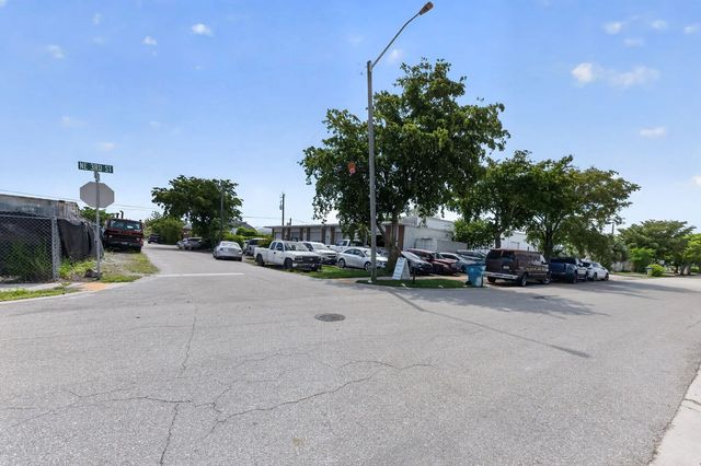 4 of 13 - 824 Ne 3rd Street, Boynton Beach, FL