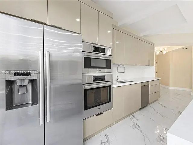 2 of 8 - 3900 Island Boulevard #b408, Aventura, FL