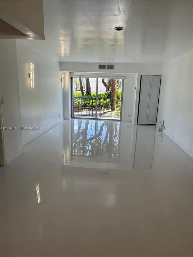 4 of 9 - 1625 Se 10th Avenue #101, Fort Lauderdale, FL