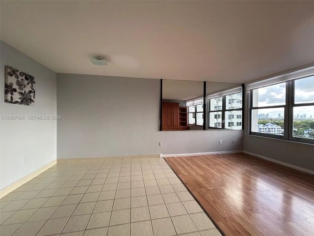 5 of 22 - 2899 Collins Avenue #1040, Miami Beach, FL
